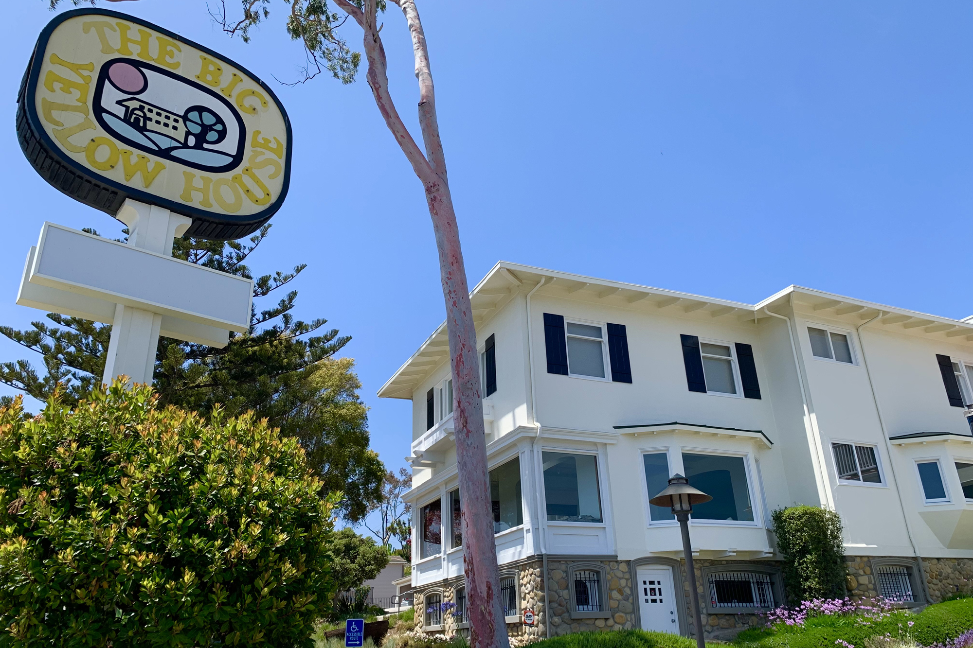 BizHawk Big Yellow House in Summerland to Big Daddy’s