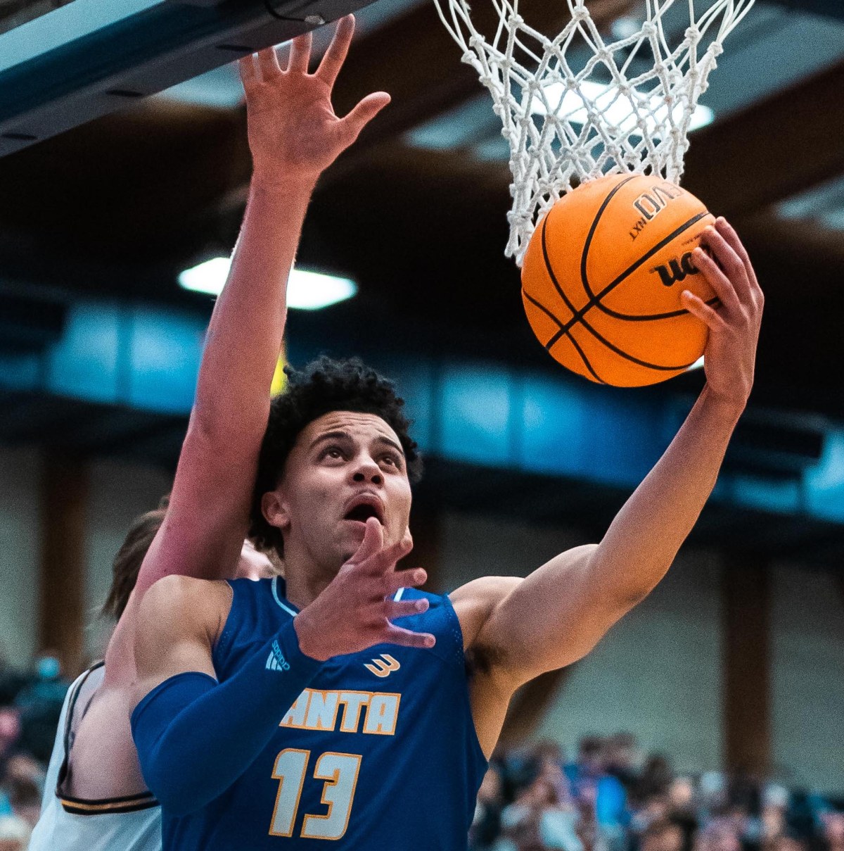 UC Irvine Catches UCSB On The Rebound In 7059 Basketball Victory