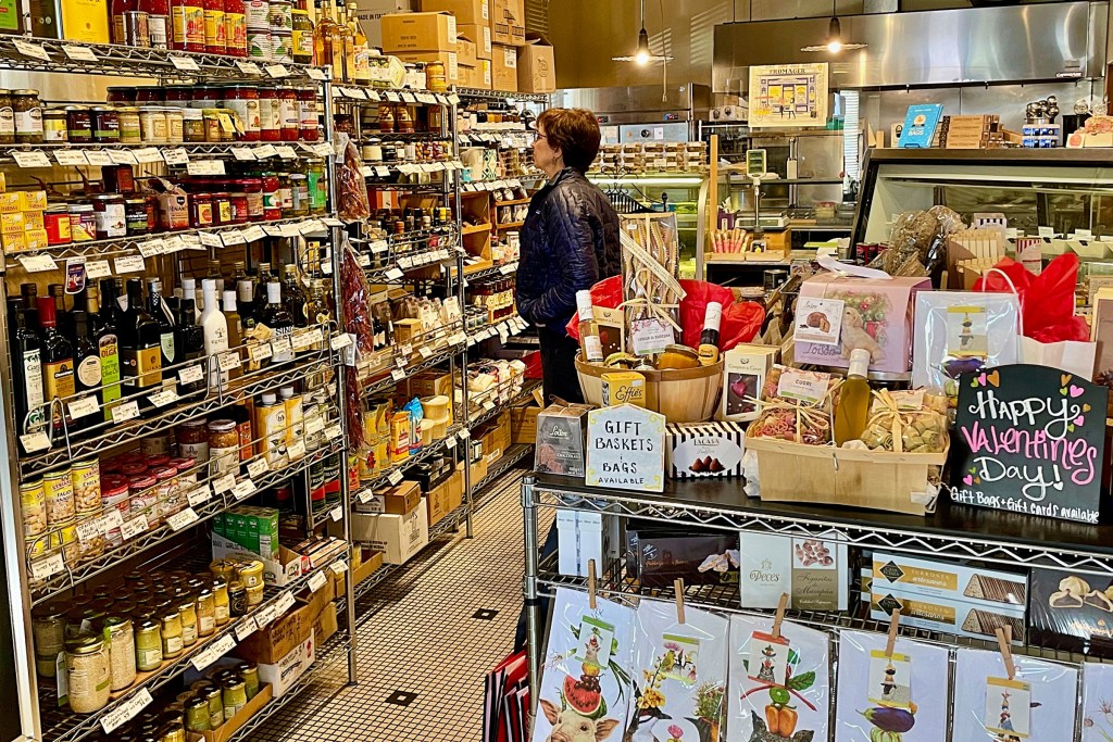 Rob Raede: Metropulos Serves Up Home Cooking with an International ...