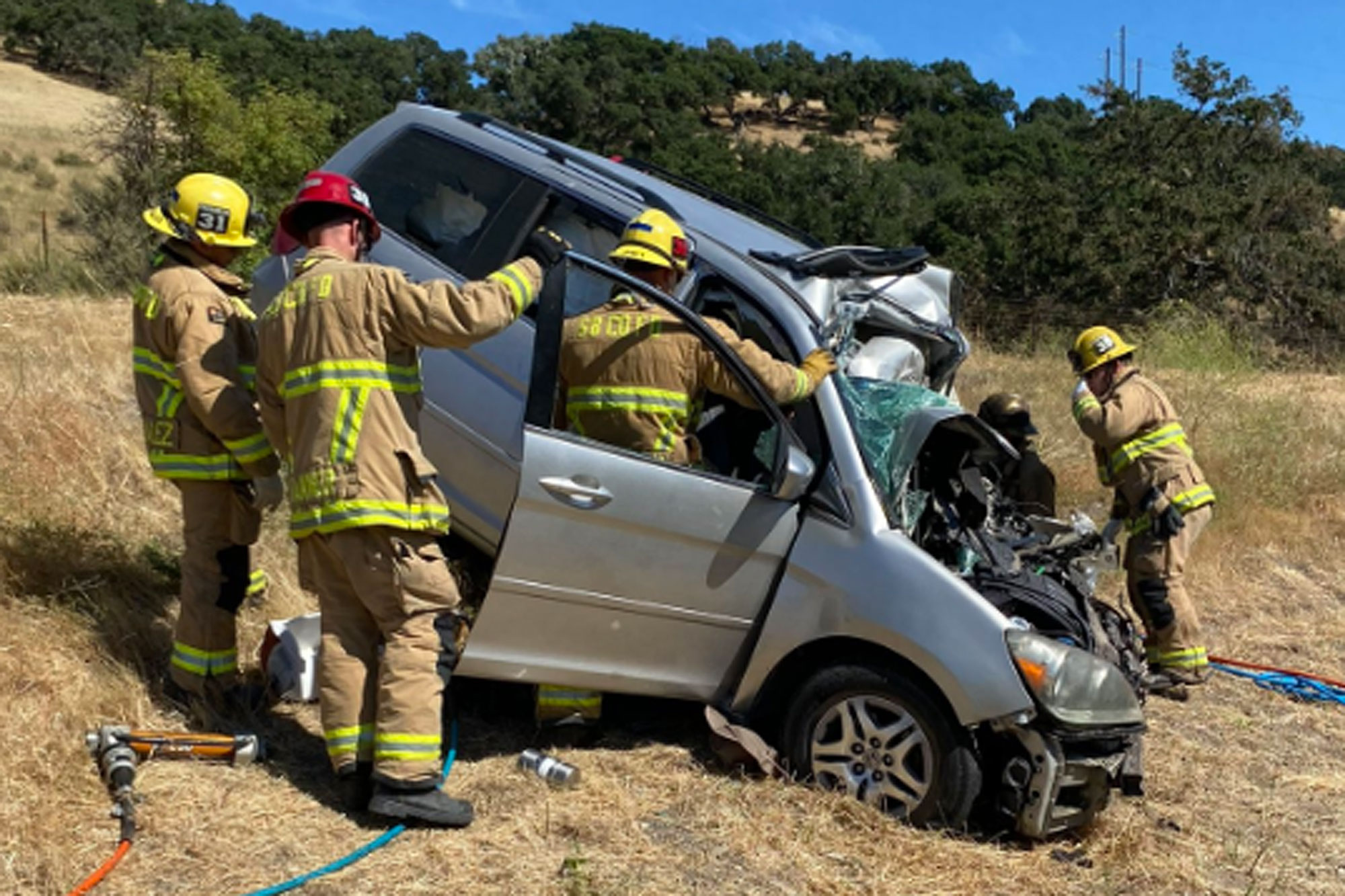 Man Killed, 2 Others Injured in Highway 101 Crash Near Buellton | Local ...