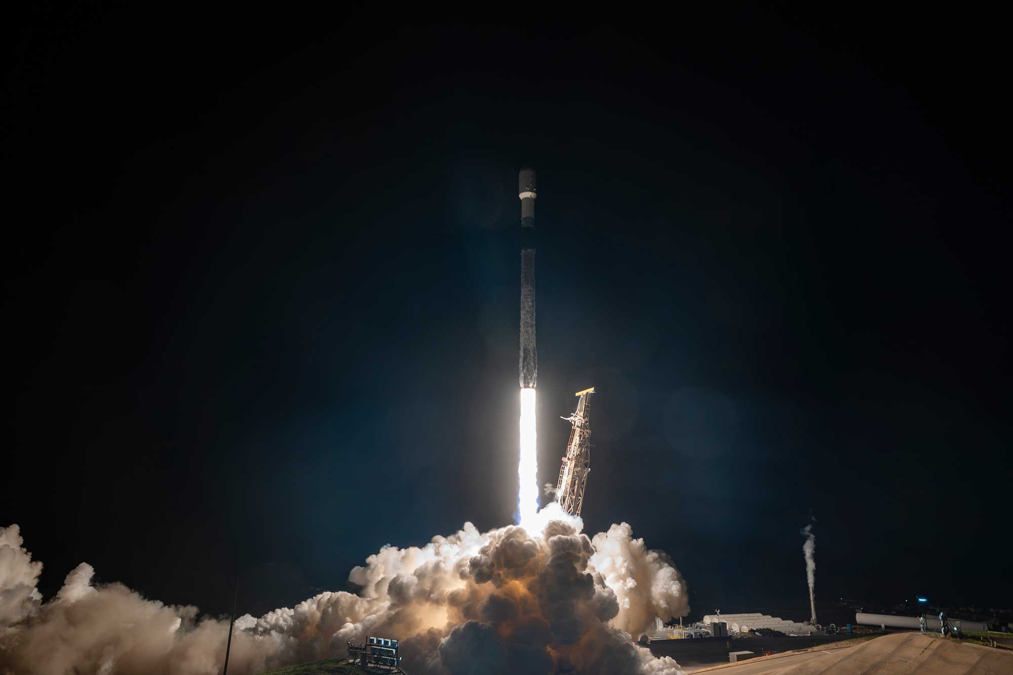 SpaceX Rocket Makes Early Morning Delivery from Vandenberg | Local