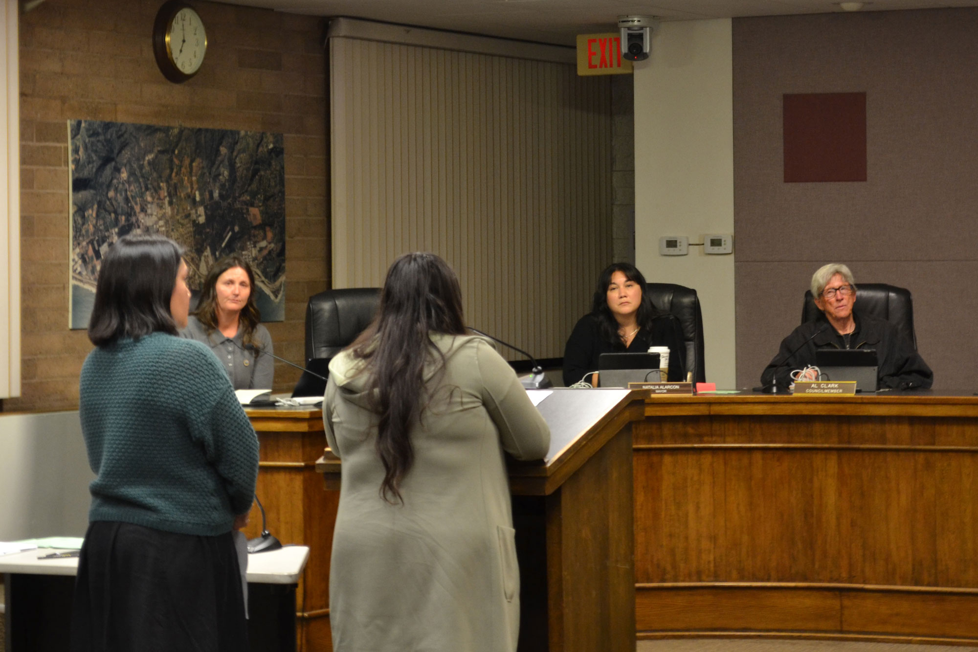 Carpinteria Council Holds Moment of Silence for Minnesota Citizens Killed by Federal Agents