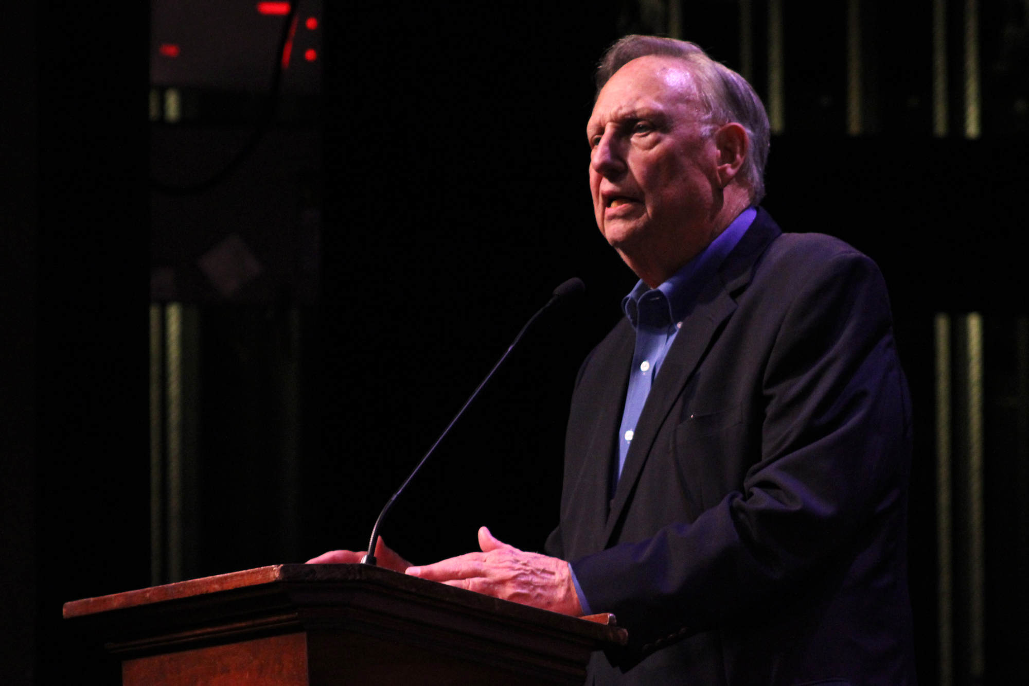 Dan Walters Covers California History, Politics, Challenges in Santa Barbara Talk