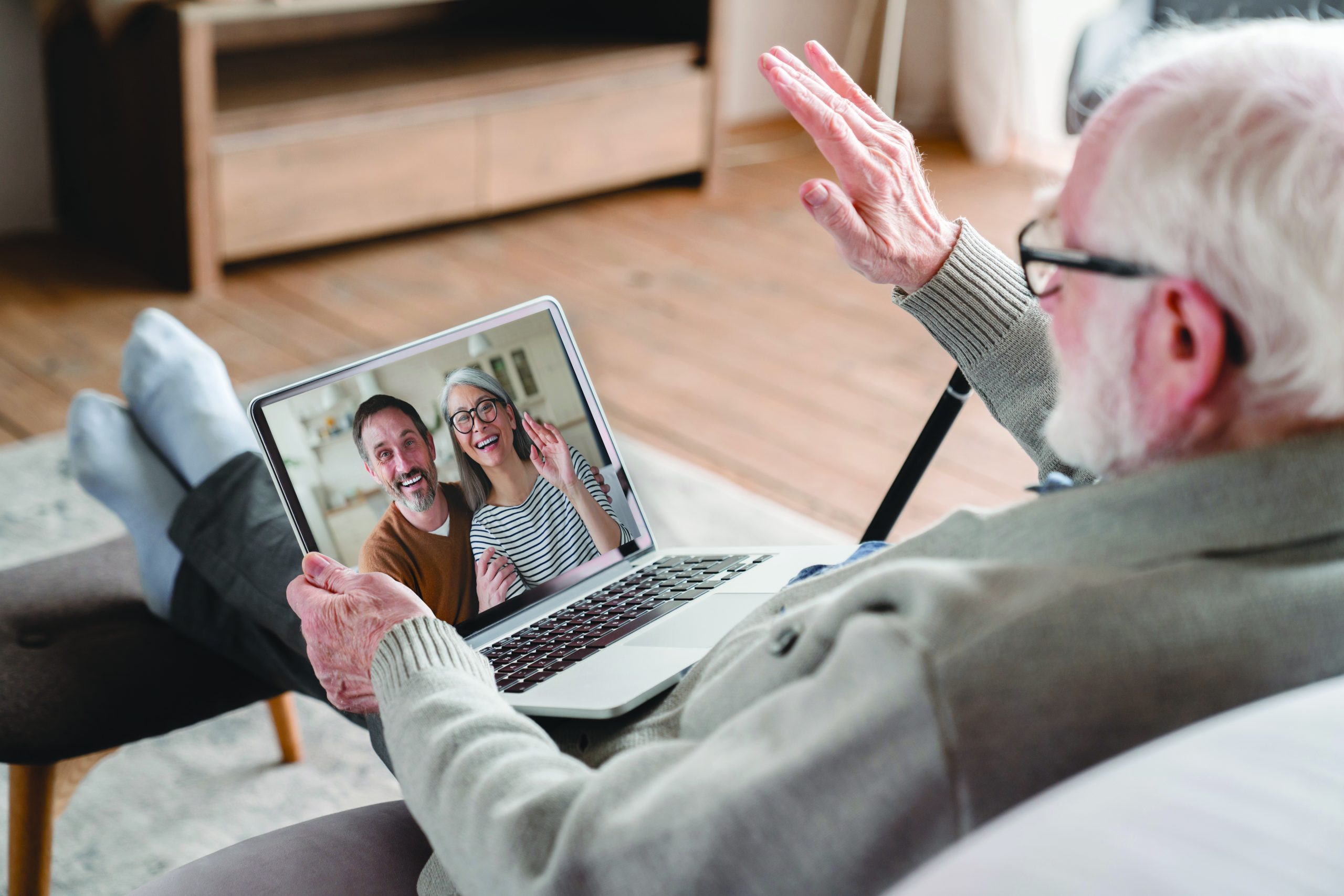 How Mindful Technology Use Supports Seniors’ Well-Being