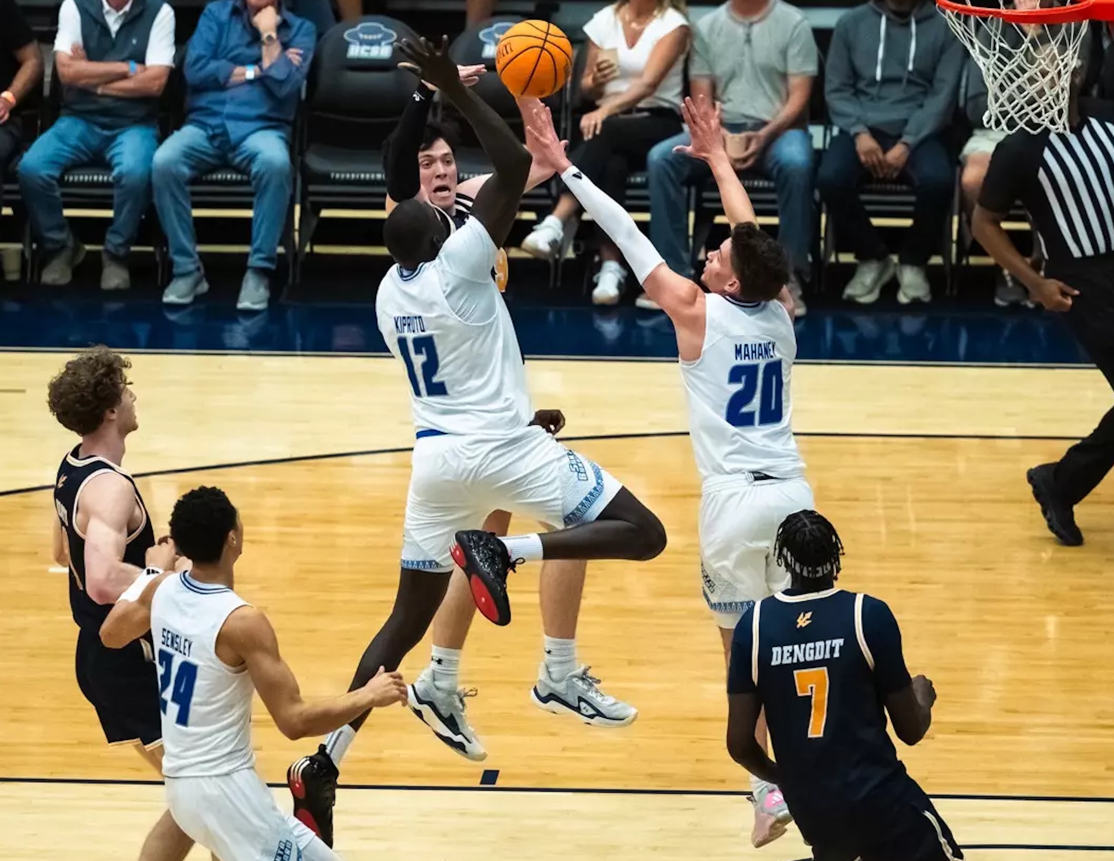 UC San Diego Fast-Breaks UCSB’s Heart in the Final Seconds on ...