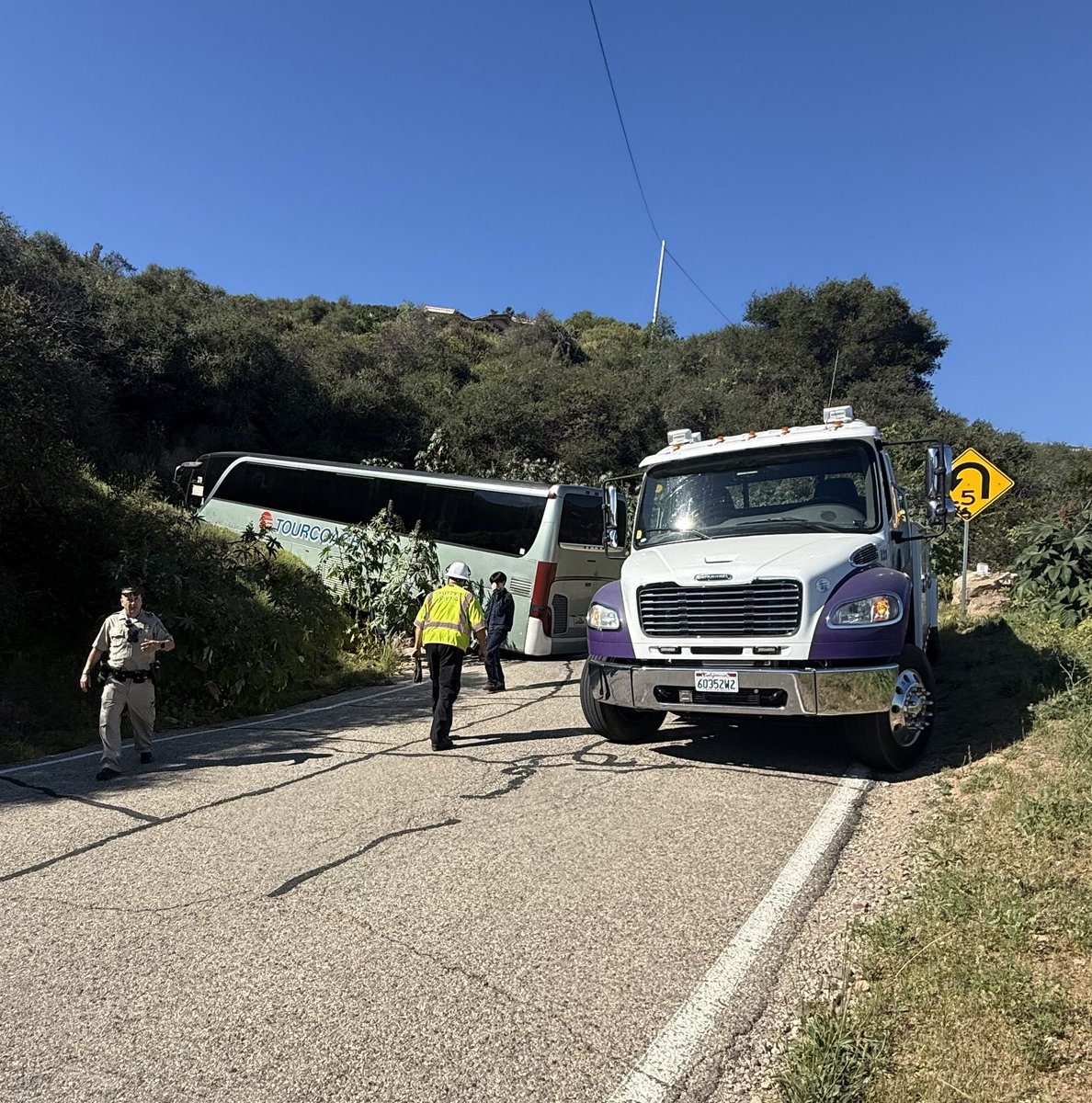 Goleta Bus Routes San Marcos Road Blocked by Stuck Bus Near Goleta | Local News | Noozhawk