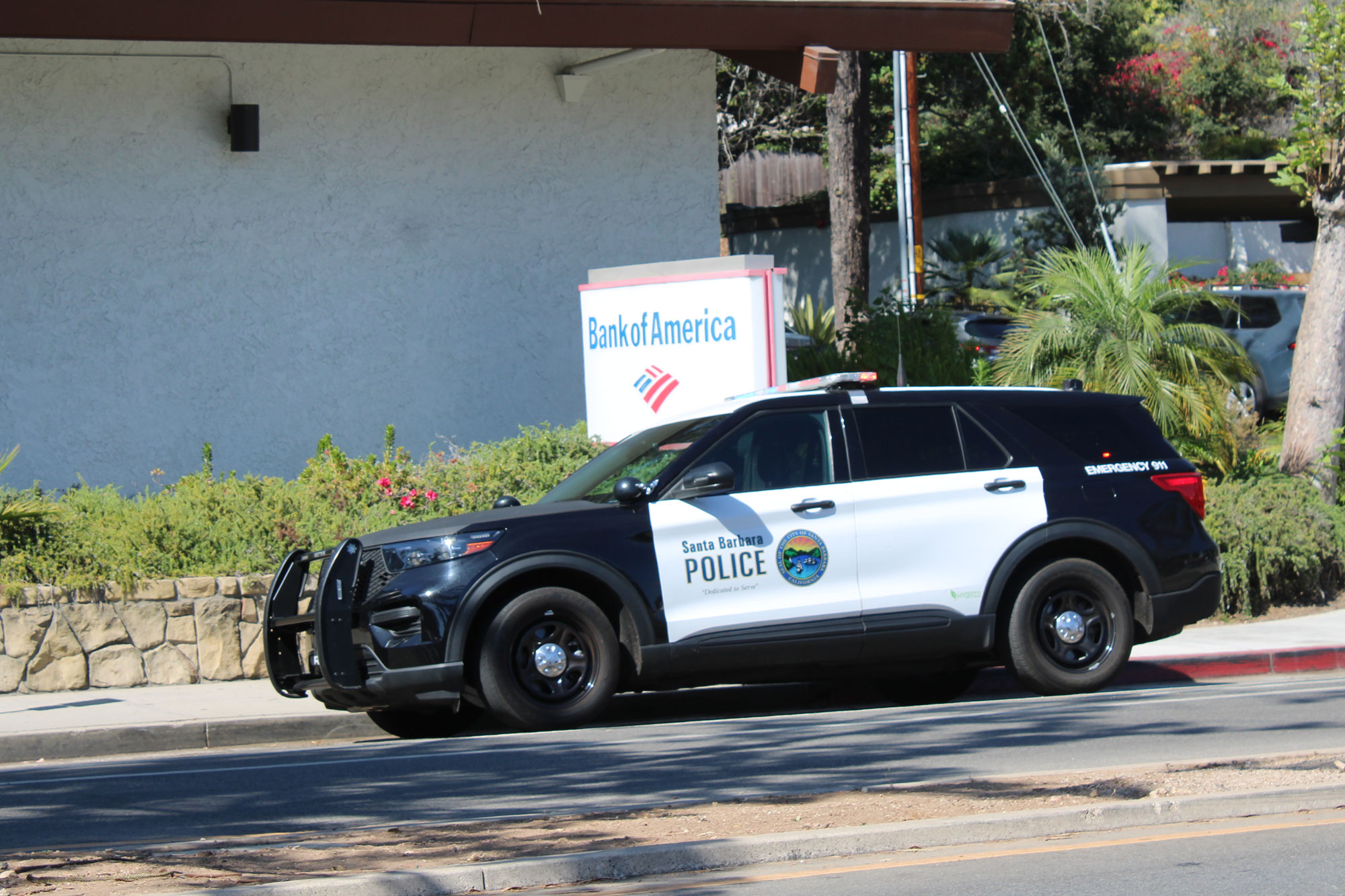 Santa Barbara Police Searching for Suspect in Coast Village Road Bank Robbery